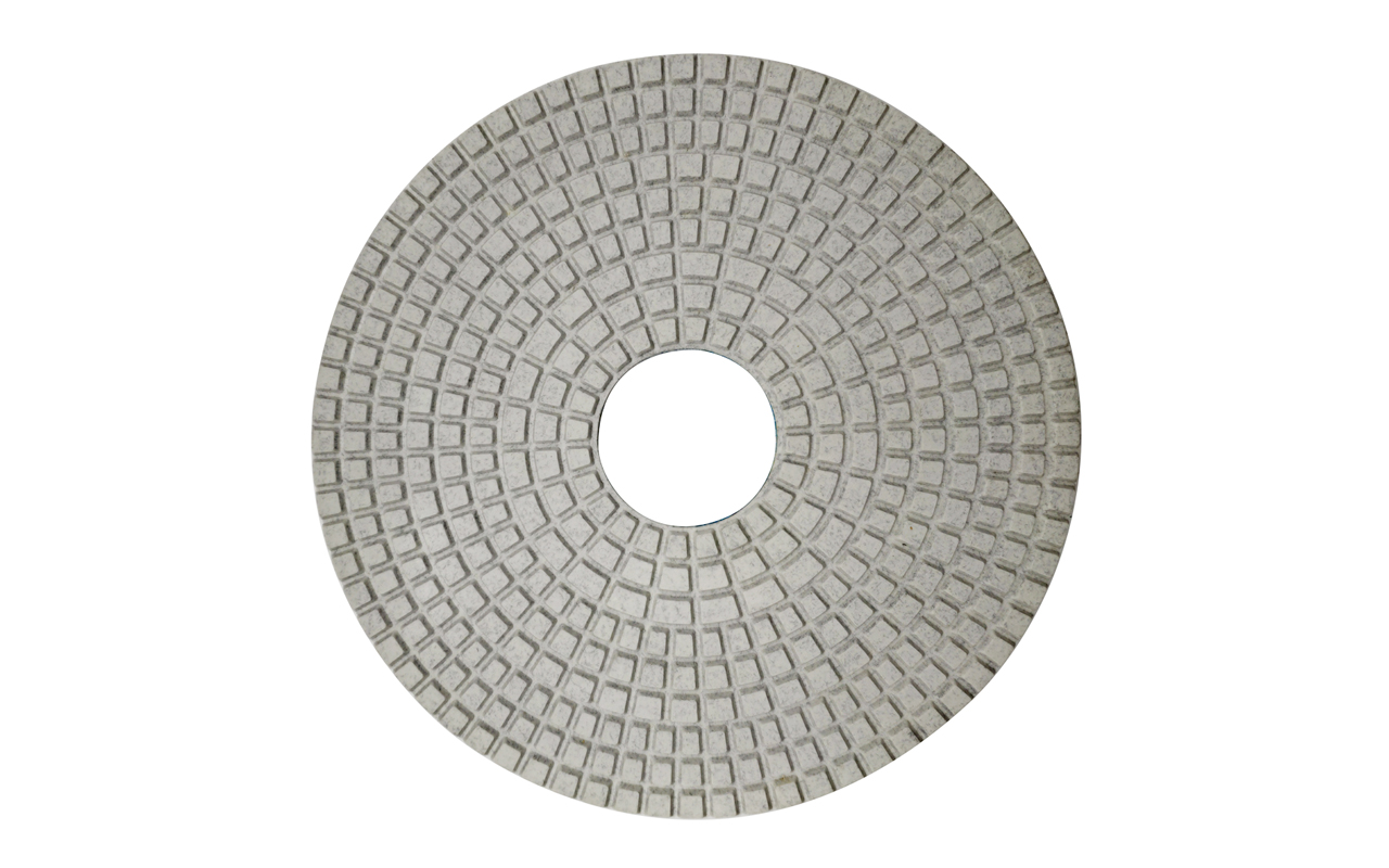 Flexible polishing pads for wet use